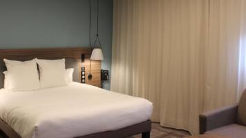Superior Suite, 1 Queen Bed with Sofa bed | Premium bedding, pillowtop beds, in-room safe, desk