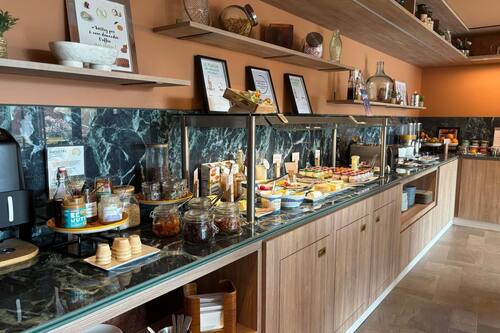 Daily buffet breakfast for a fee