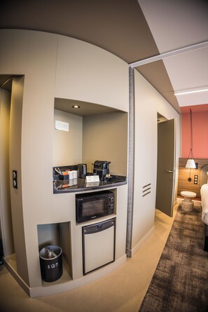 Fridge, microwave, espresso maker, coffee/tea maker - Novotel Suites Rouen Normandie (Rouen)