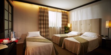 Roupas de cama antialérgicas, edredons de pluma, frigobar