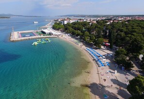 Beach nearby, 10 beach bars - Hotel Kornati Biograd (Biograd na Moru)
