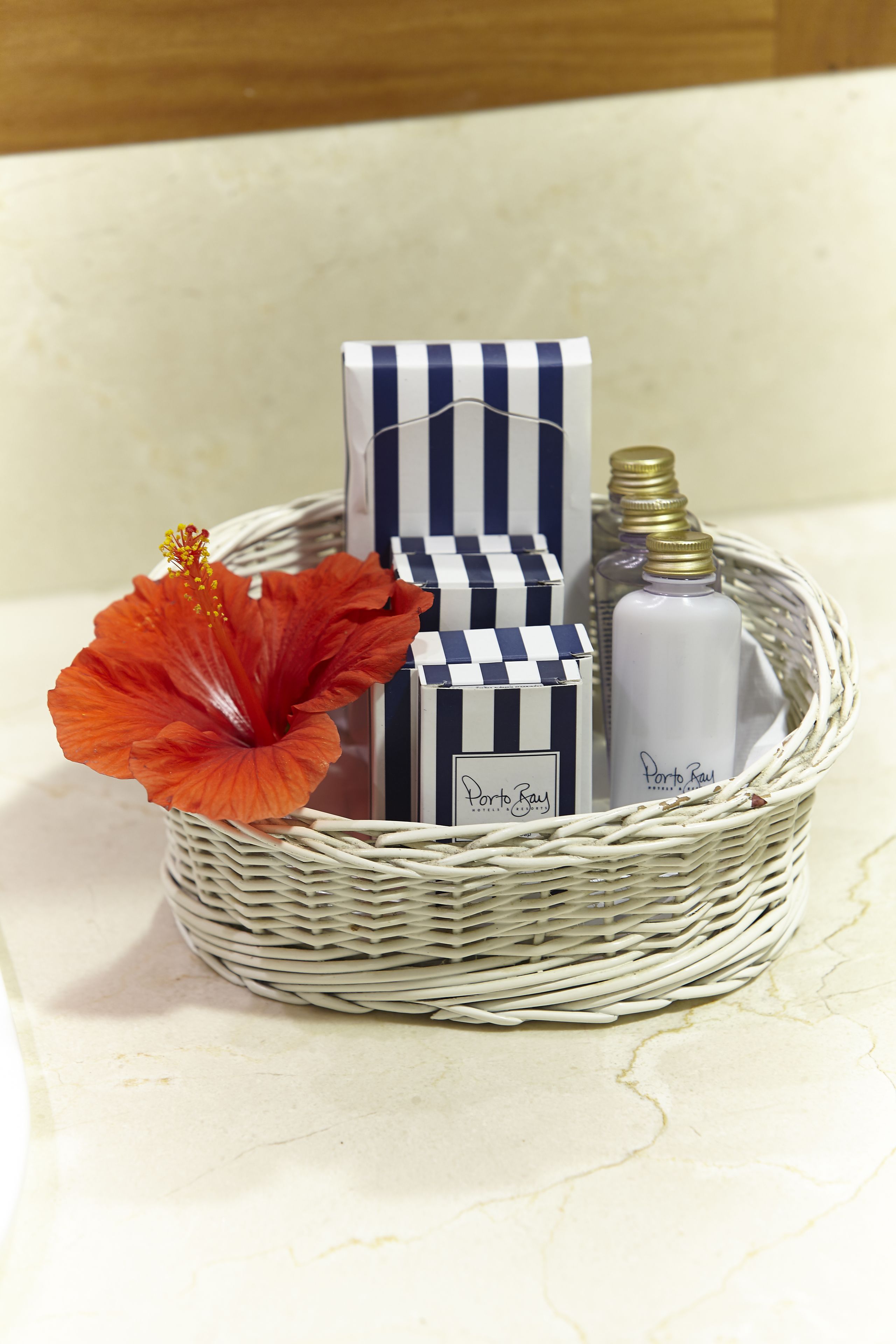 junior suite | minibar, in-room safe, blackout curtains, iron/ironing board