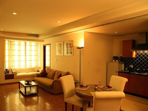 21-inch flat-screen TV with cable channels, TV - Ohris Banjara (Hyderabad)