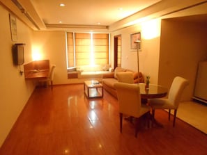 21-inch flat-screen TV with cable channels, TV - Ohris Banjara (Hyderabad)