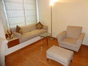 21-inch flat-screen TV with cable channels, TV - Ohris Banjara (Hyderabad)