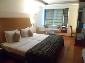 Een minibar, geluiddichte muren, extra bedden (toeslag), gratis wifi