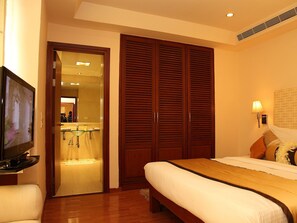 Minibar, soundproofing, rollaway beds, free WiFi