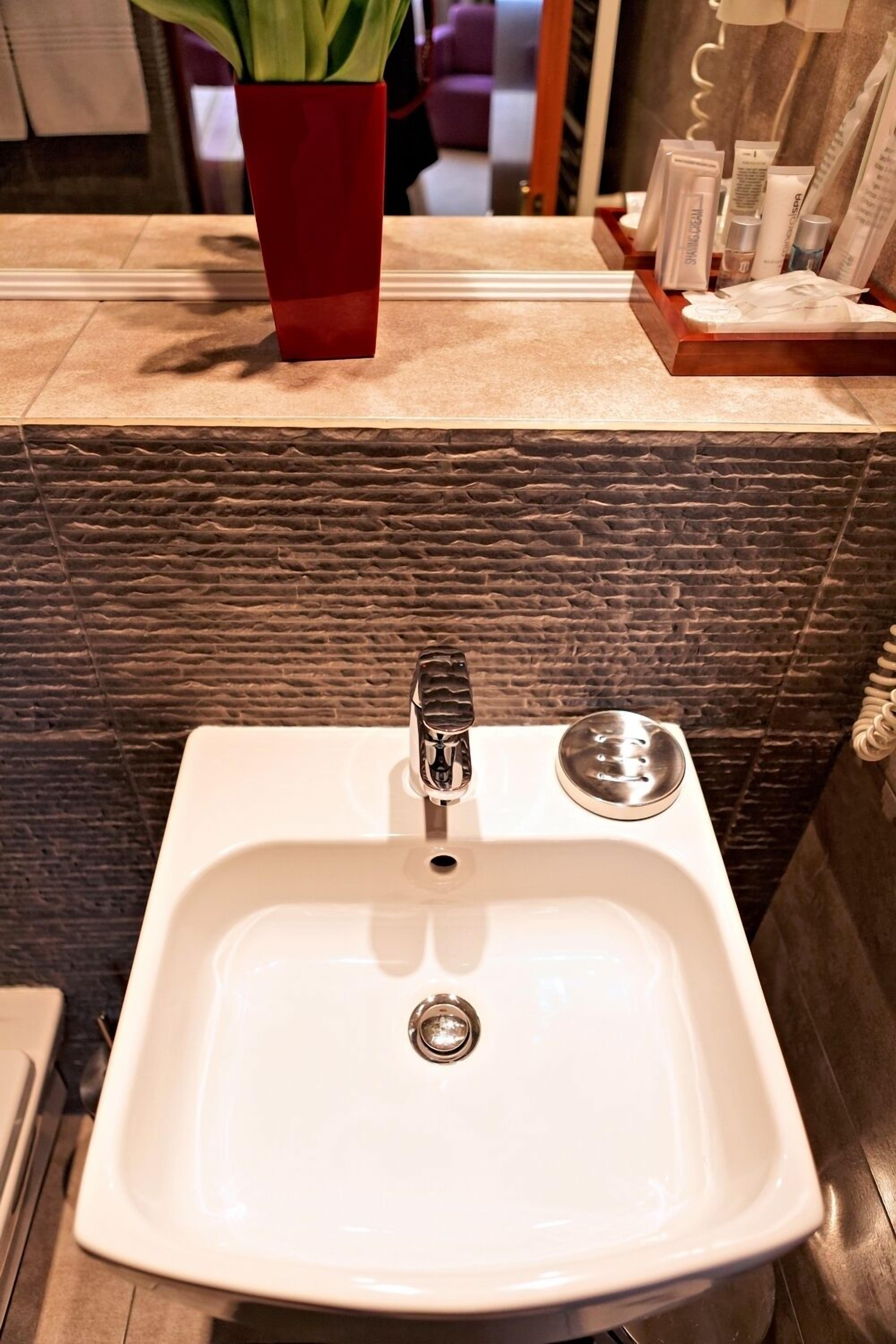 standard double room, 1 queen bed (10% off in nearby restaurant) | bathroom sink