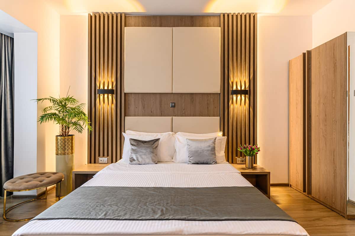 Standaard tweepersoonskamer, 1 queensize bed (10% off in nearby restaurant) | Lakens van Egyptisch katoen, luxe beddengoed, een minibar