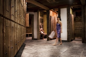 Sauna, boblebad, dampbad, tyrkisk bad/hammam, kropsbehandlinger