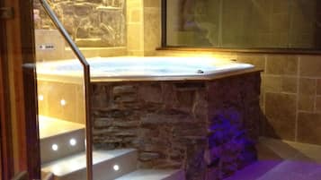 Indoor spa tub