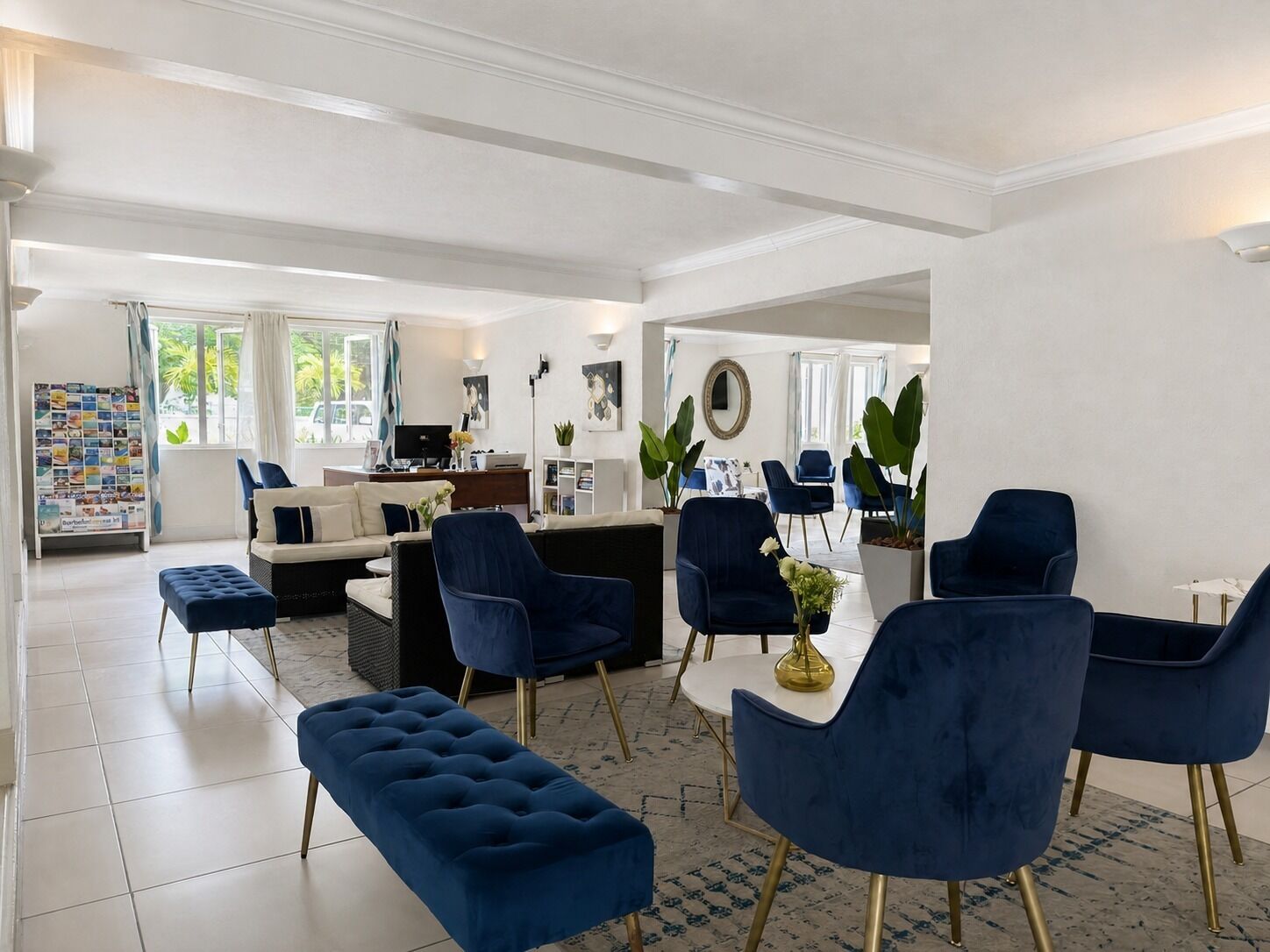 Lobby-lounge