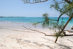 Beach nearby, white sand, free beach cabanas, sun loungers