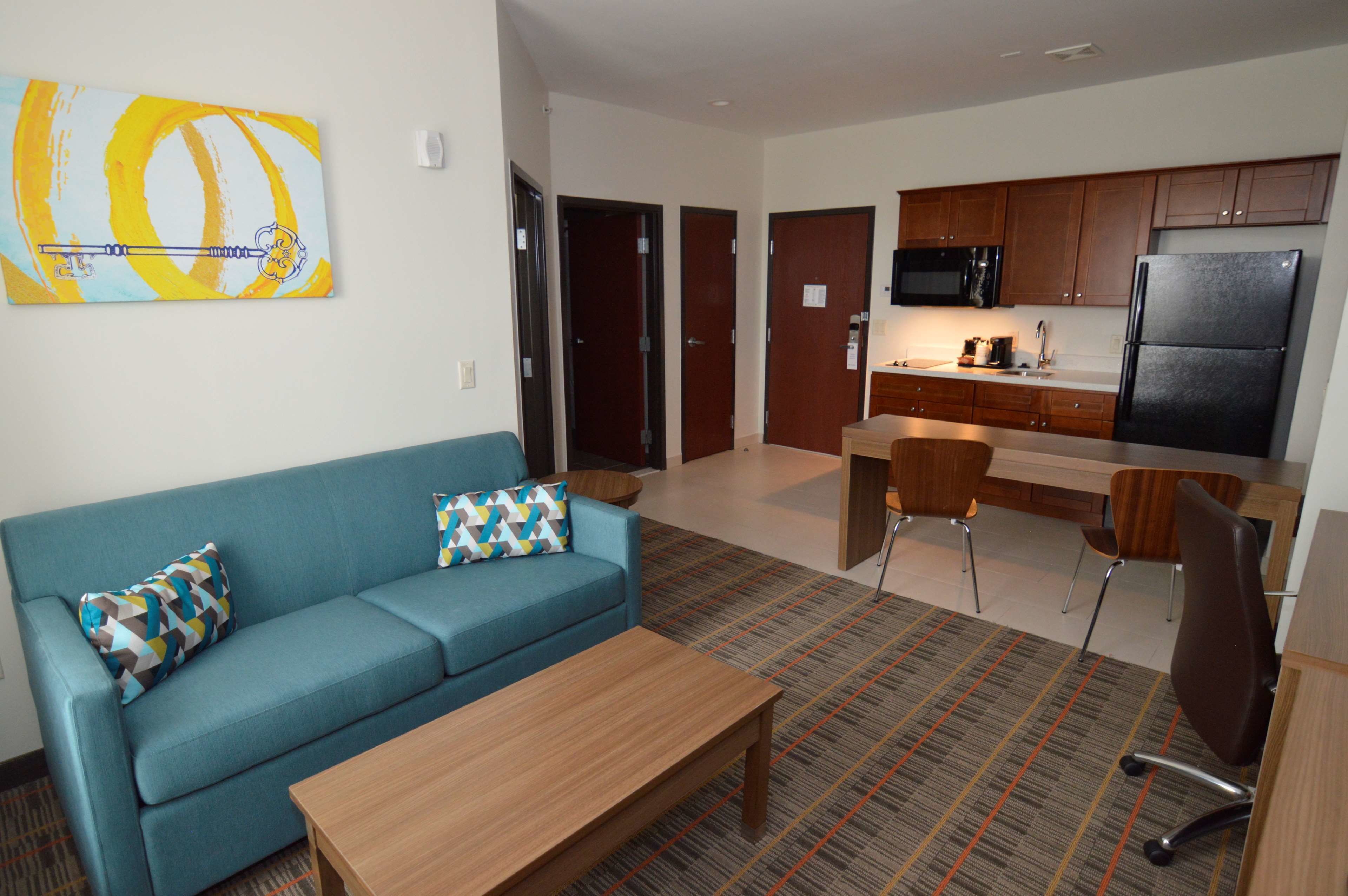 desk, laptop workspace, iron/ironing board, free wifi