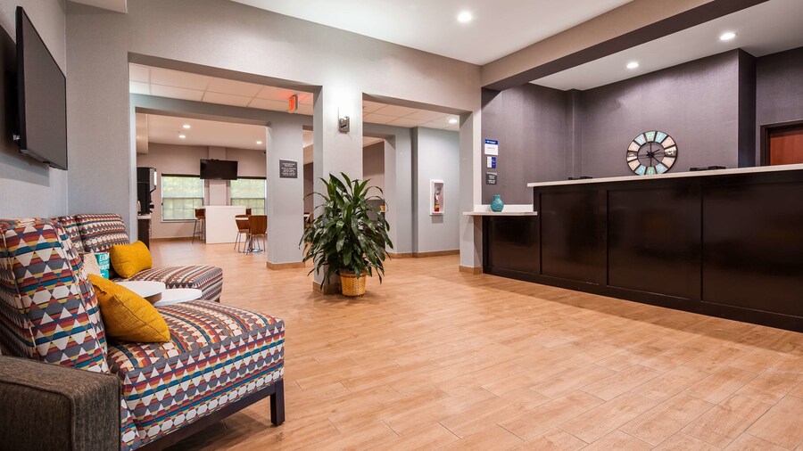 Best Western Ingleside Inn & Suites