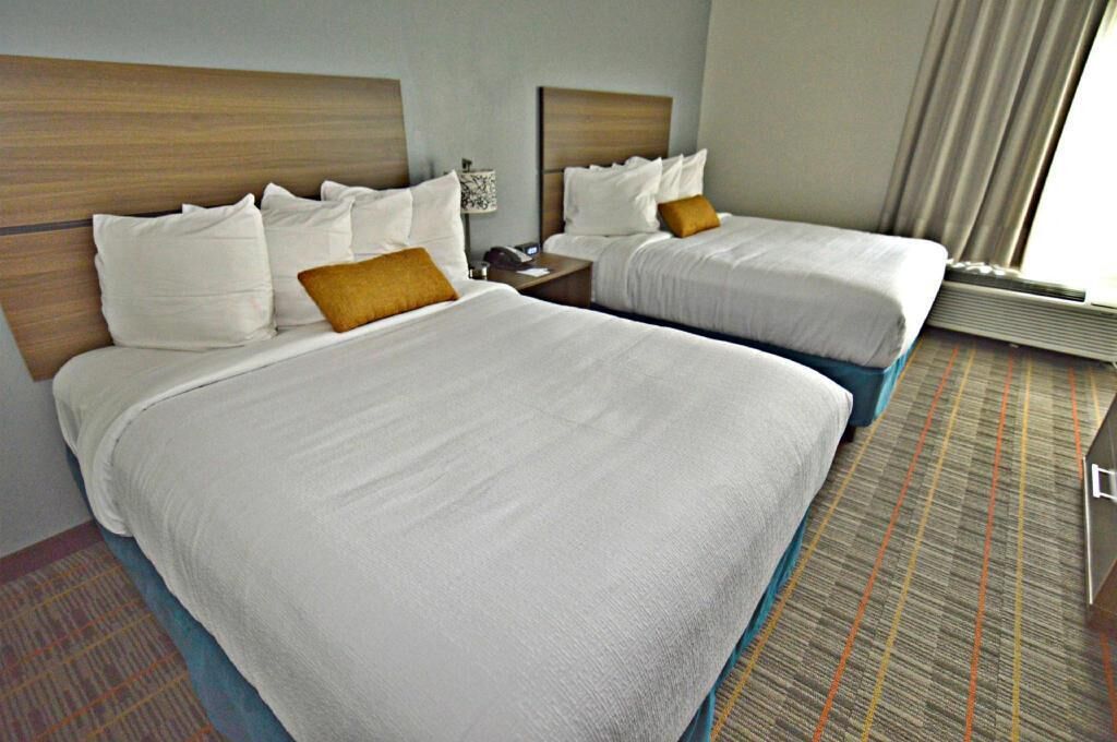 Desk, laptop workspace, iron/ironing board, free WiFi