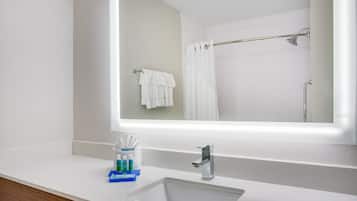 Assecador de cabells, tovalloles, sabó i xampú