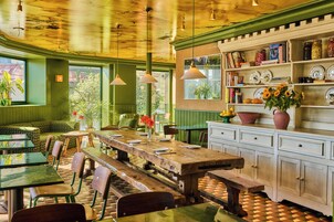 2 restaurants, French cuisine