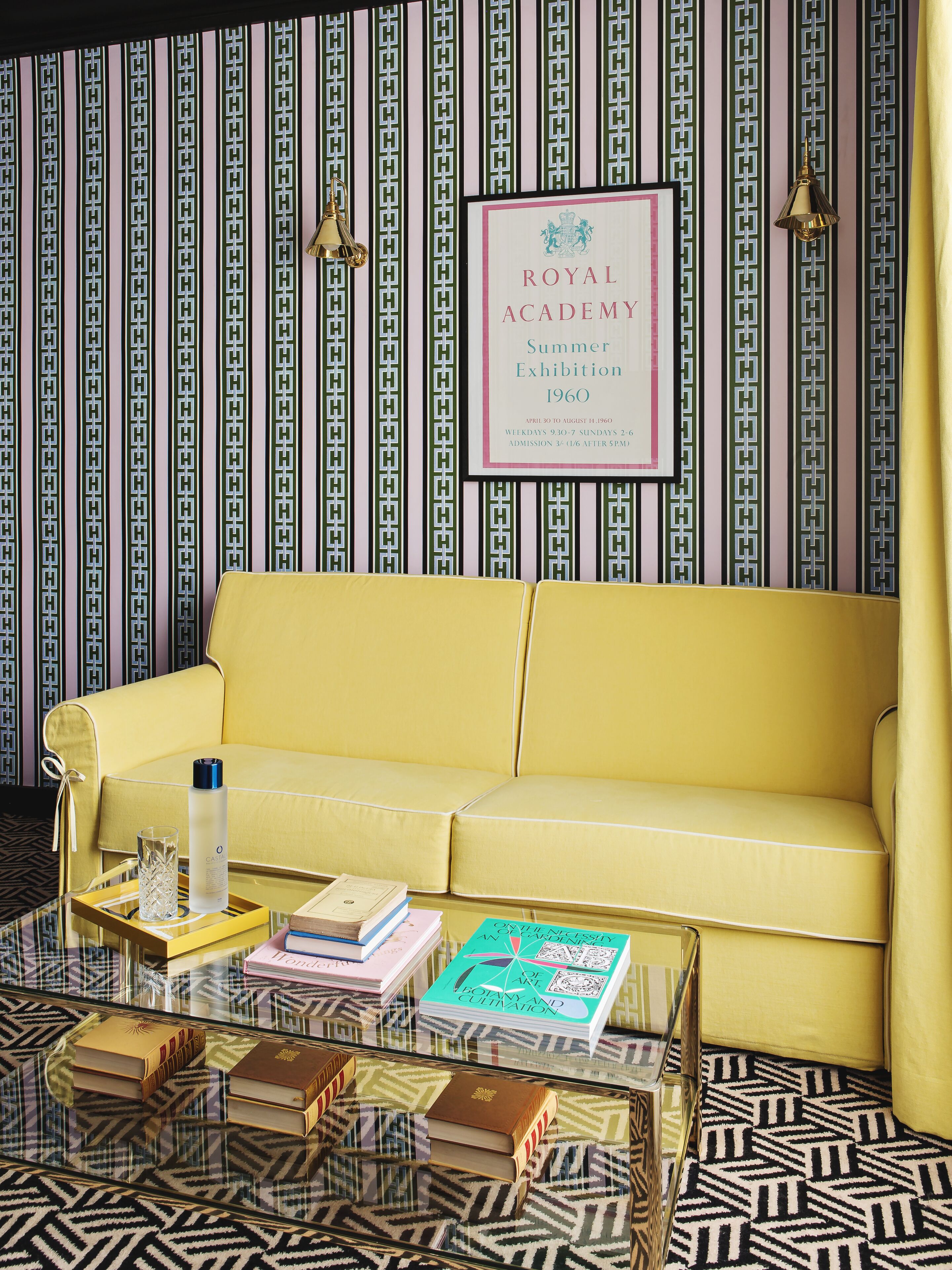 deluxe suite, 1 king bed with sofa bed, bathtub | living area | tv