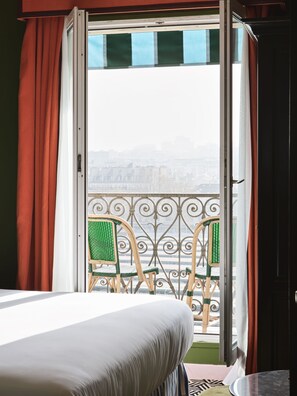 Standard Double Room | Premium bedding, memory-foam beds, minibar, in-room safe - Hôtel Les Deux Gares & Spa (Paris)