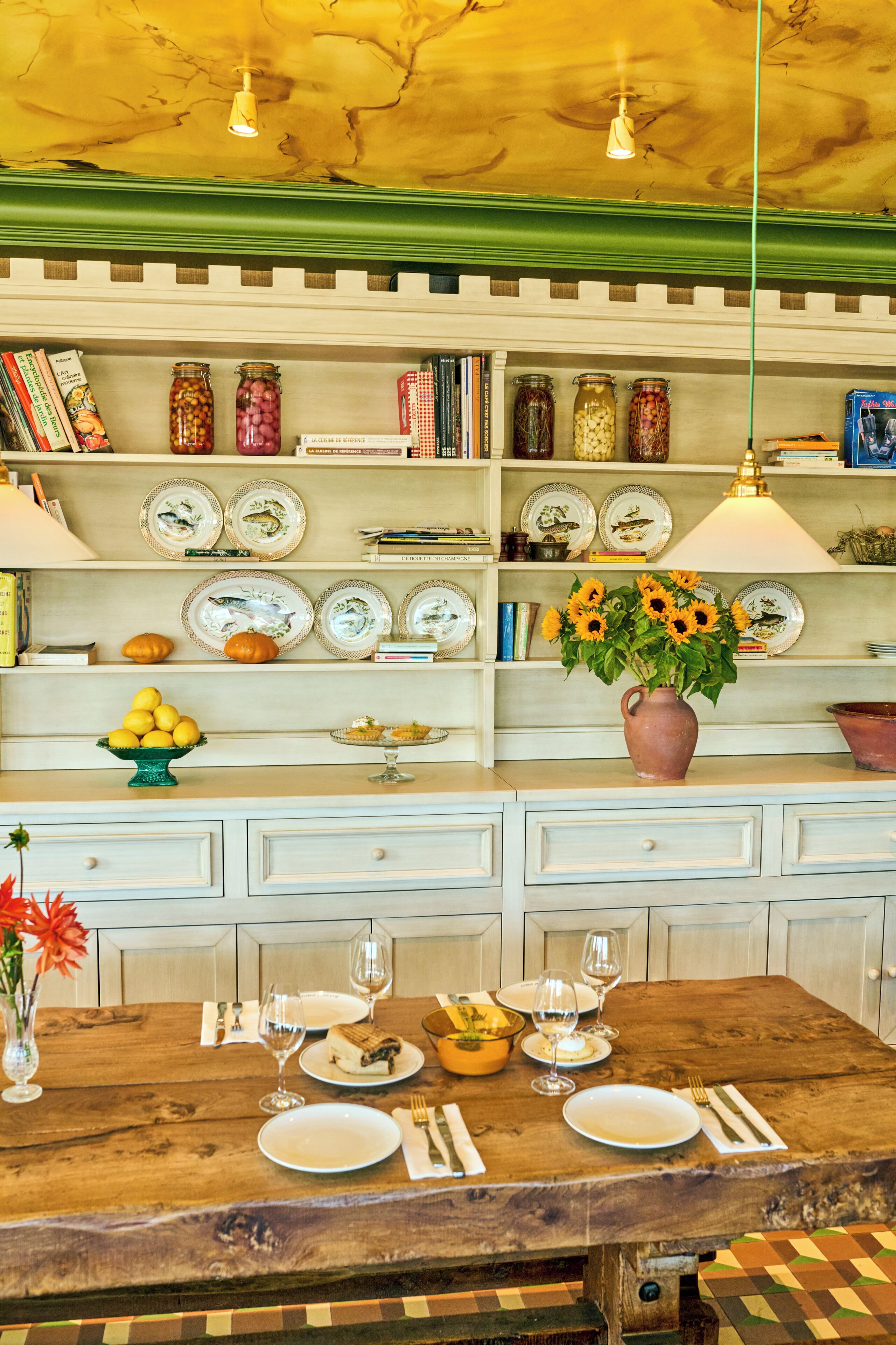 Daily full breakfast (EUR 19 per person)