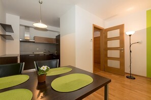 Standard Apartment, Multiple Beds | Iron/ironing board, free cribs/infant beds, free WiFi, bed sheets