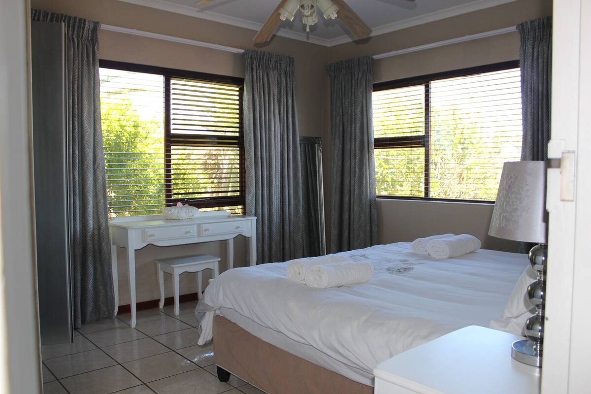標準公寓, 2 間臥室 (Self Catering) | 高級寢具、Select Comfort 床墊、筆電工作空間、遮光布/窗簾