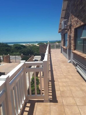 Upper Sea View | Terrace/patio - Bluewater Beachfront Guesthouse (Gqeberha (Port Elizabeth))