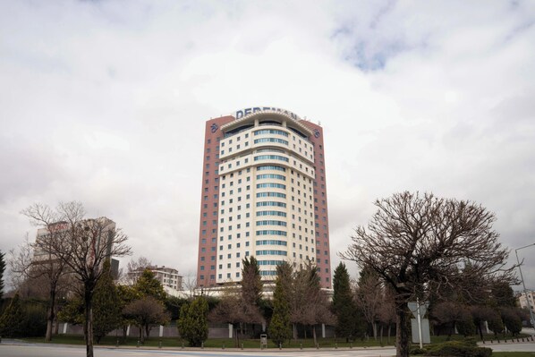 Front of property - Dedeman Konya Hotel And Convention Center (Konya)