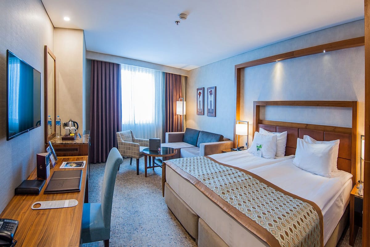 Minibar, in-room safe, desk, iron/ironing board (on request)