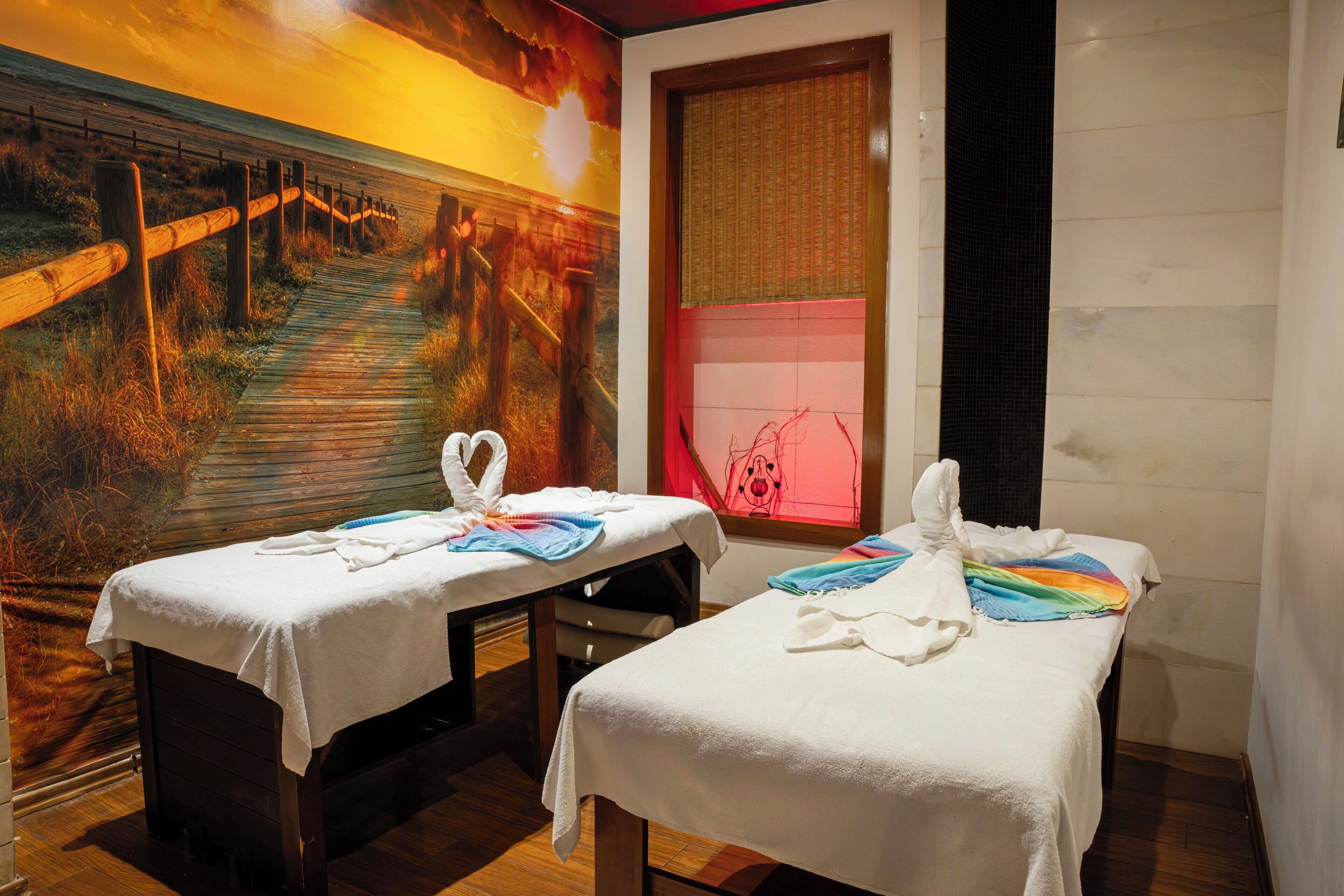 Soins de manucure et de pédicure, massages