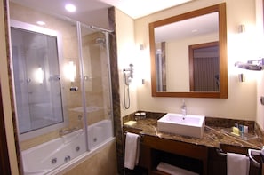 Junior Suite, 1 King Bed | Bathroom