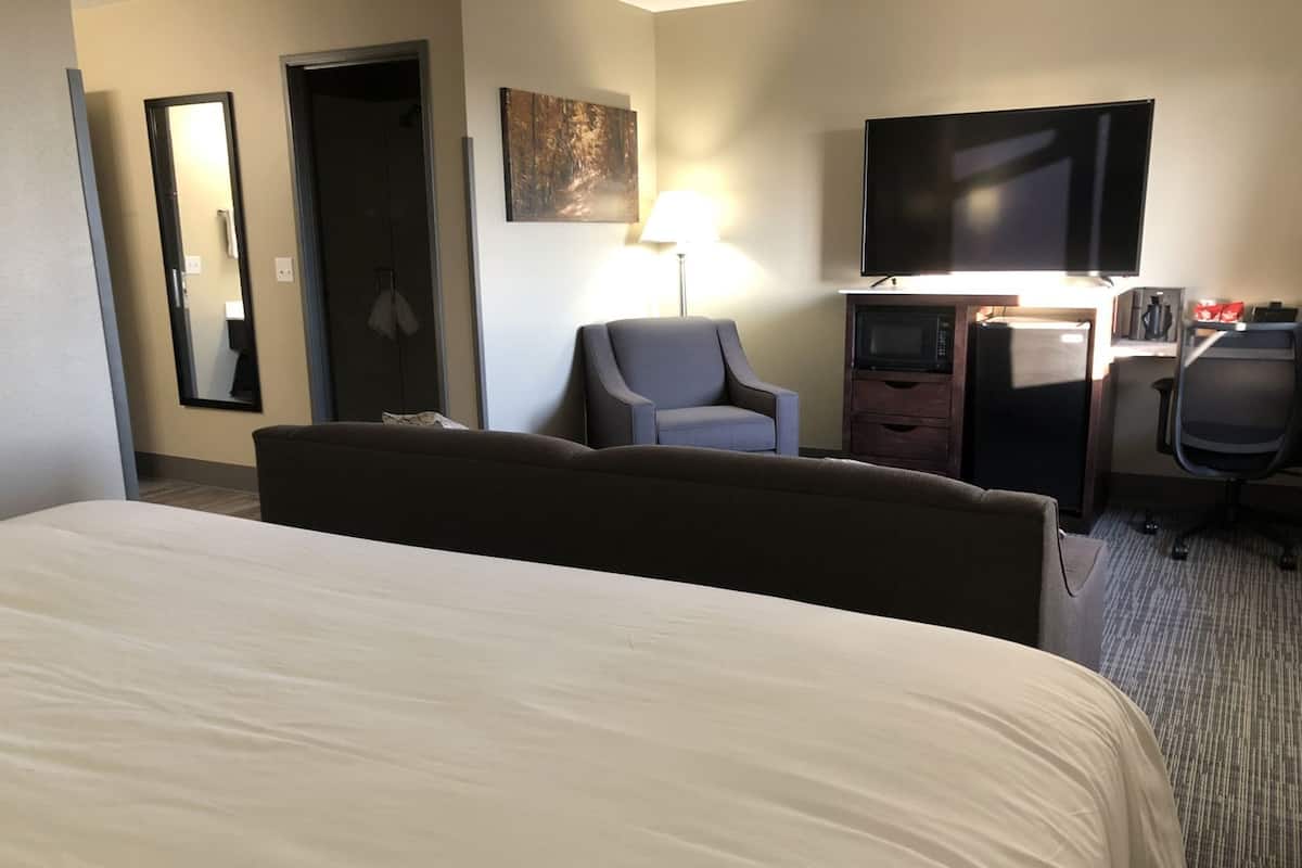 Bureau, espace de travail pour ordinateur portable, rideaux occultants