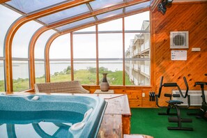 Indoor spa tub - Waterside Inn (Chincoteague)