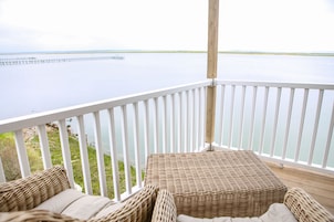 Cortinas blackout, tabla de planchar con plancha y wifi gratis