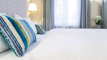 Doppelzimmer Innenhof | Allergikerbettwaren, Minibar, Zimmersafe, Schreibtisch