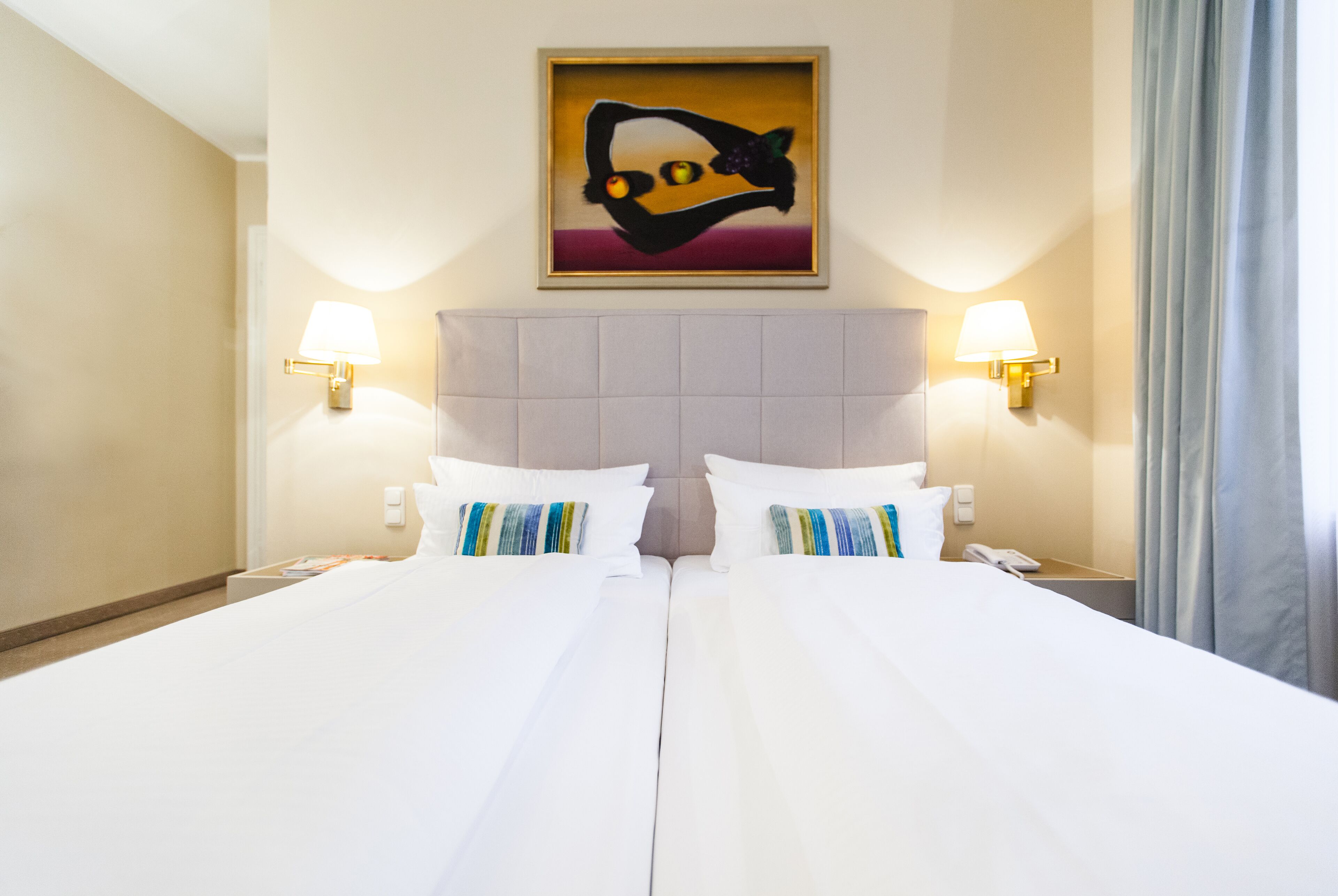 double room, courtyard view | hypo-allergenic bedding, minibar, in-room safe, desk