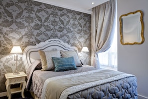 Standard Double Room | Premium bedding, in-room safe, individually decorated - Grand Hotel Des Terreaux (Lyon)