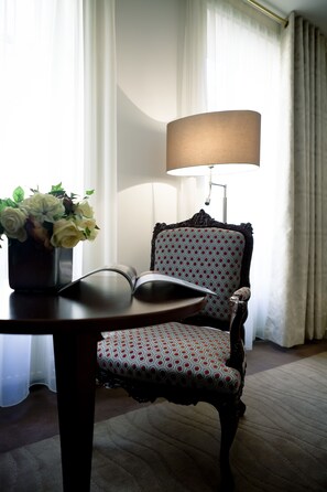 Superior-Doppel- oder -Zweibettzimmer | Wohnbereich