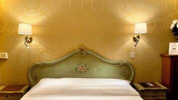 Doppel- oder Zweibettzimmer, eigenes Bad | Schallisolierte Zimmer, Babybetten, Bettwäsche