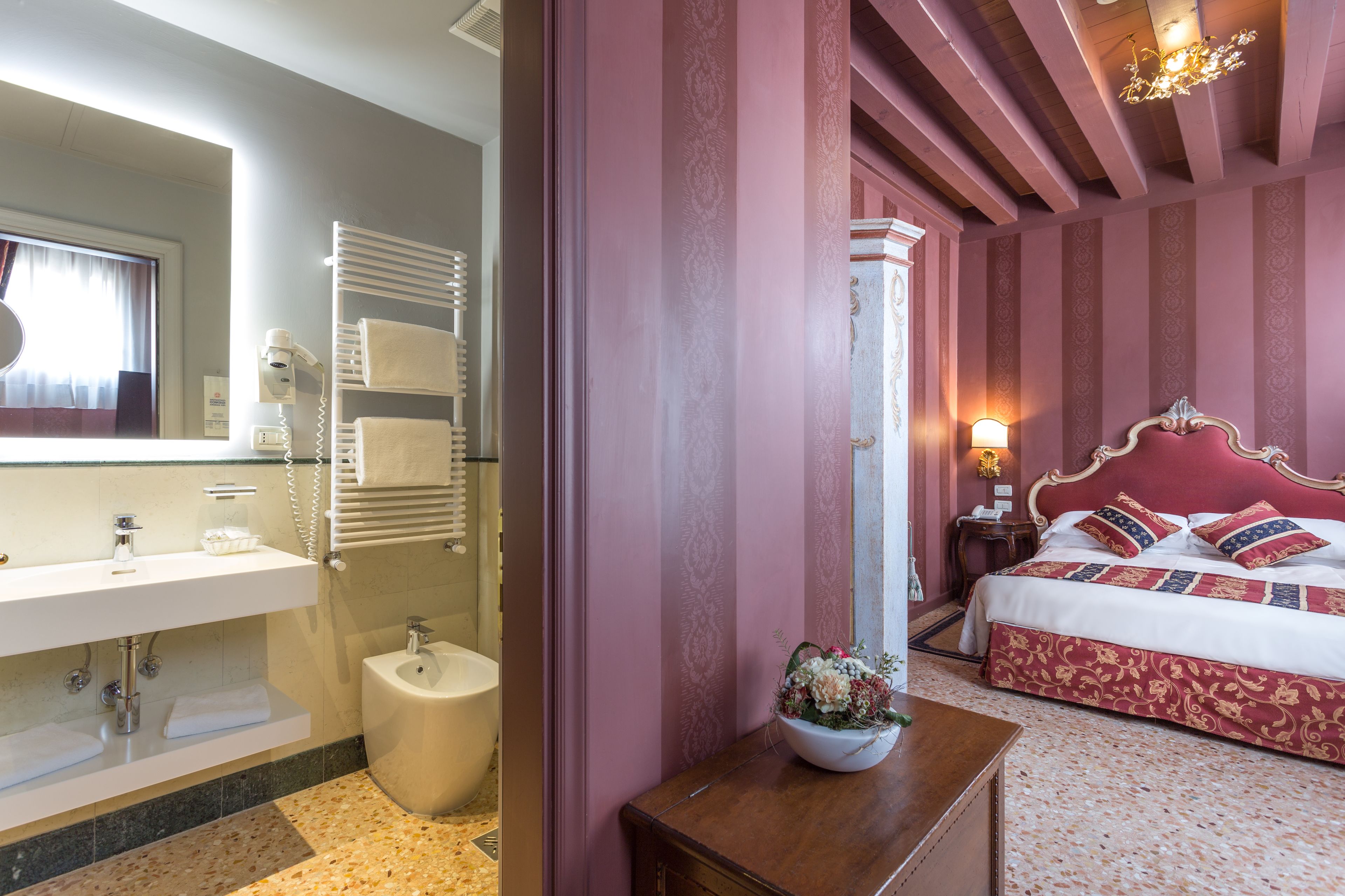 standard double room | 1 bedroom, hypo-allergenic bedding, in-room safe, soundproofing