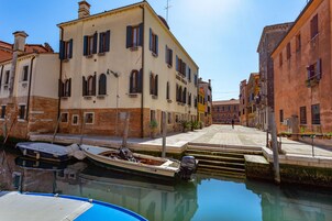 Camera Superior con letto matrimoniale o 2 letti singoli, vista canale | Vista dalla camera