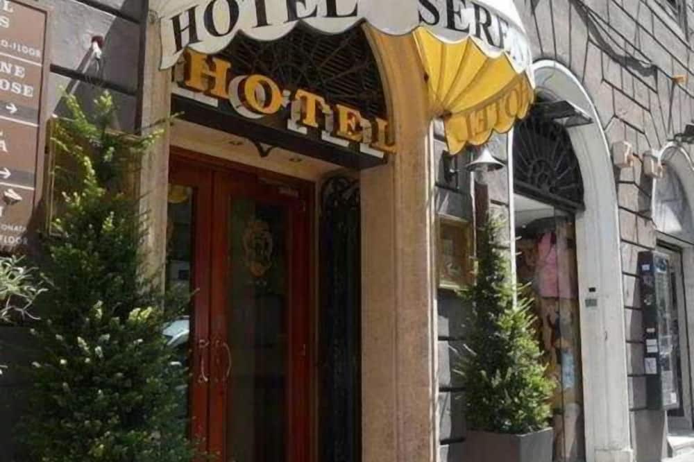 Serena Hotel