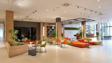 2 bares, bar en la playa. Hotel Pelegrin Plava Laguna