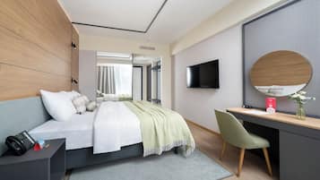 Minibar, in-room safe, desk, free WiFi