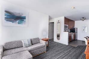 Escrivaninha, quartos à prova de som, ferros/tábuas de passar roupa