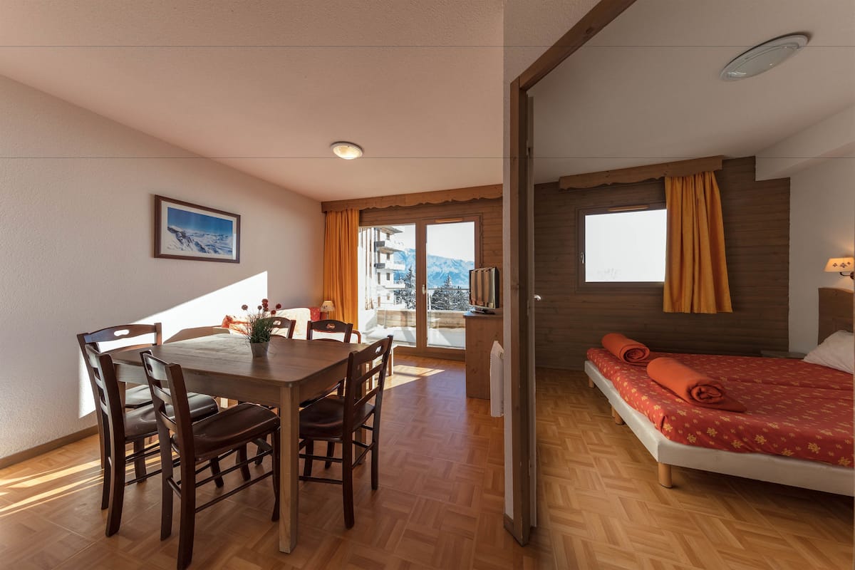 One Bedroom Apartment (for 5) | Living room | 32-inch flat-screen TV with digital channels, TV