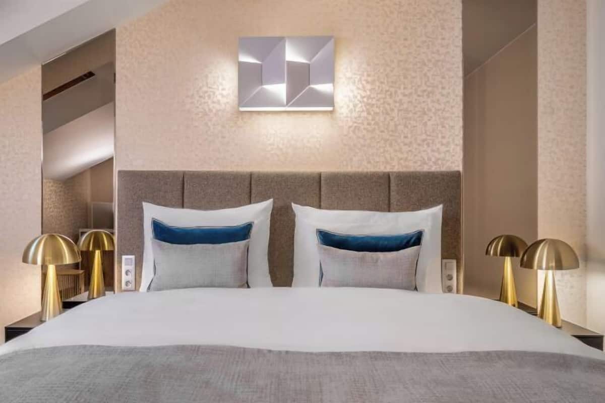 Bureau, Wi-Fi gratuit, draps fournis