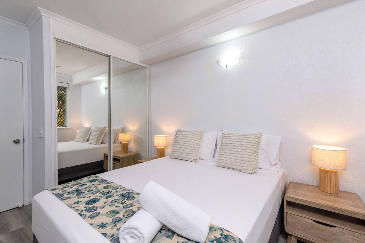 Apartemen, 1 kamar tidur | 1 kamar tidur, meja kerja, kedap suara, dan setrika/meja setrika