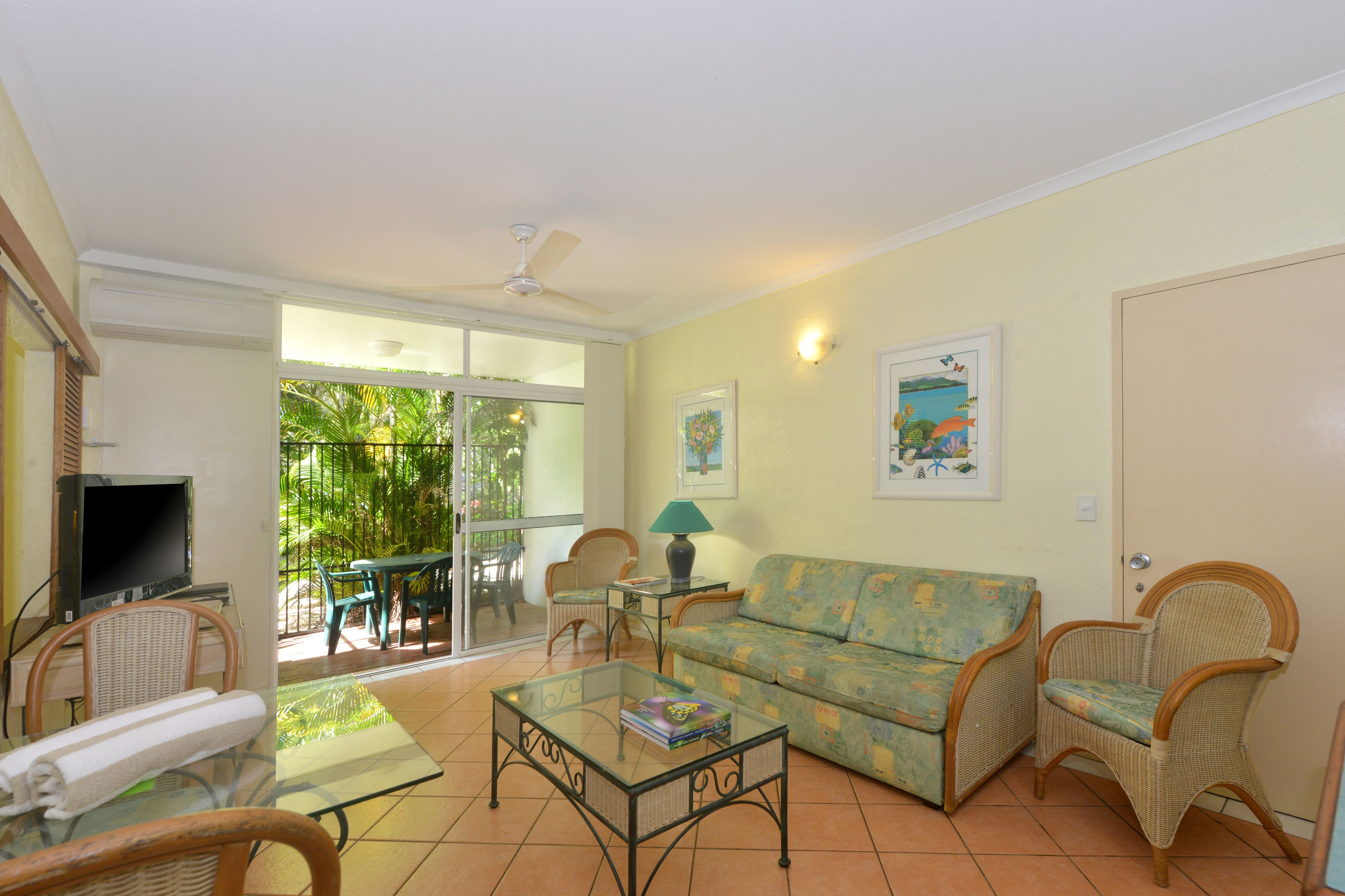 Apartment, 1 Bedroom | Living room | Flat-screen TV